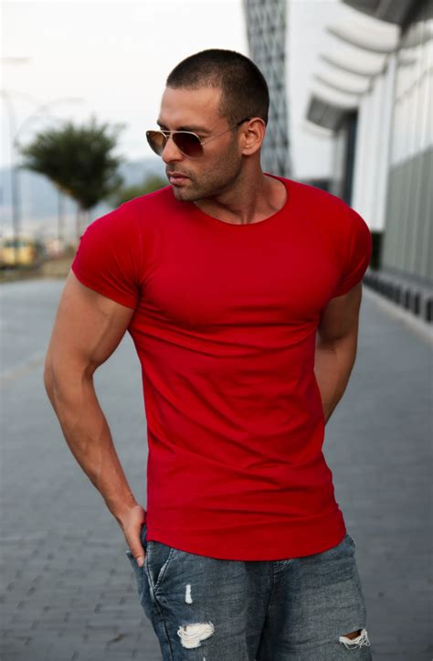 2 Pack Men's Plain RED Round Neck T-shirt - Longline – RB Design Store ...