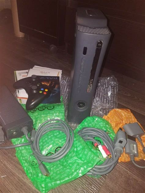 Microsoft Xbox 360 Elite Console 120GB - with one controller ...