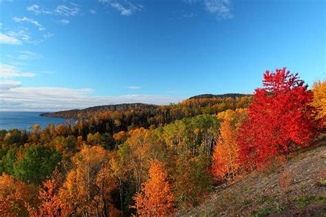 8 Spectacular Places to See Fall Colors in Minnesota