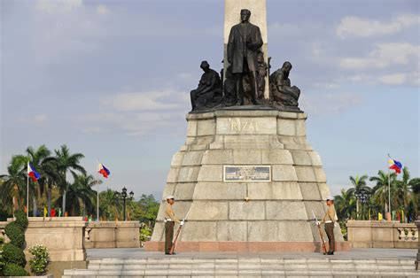 Monument of Jose Rizal in the Rizal Park | Manila | Pictures ...