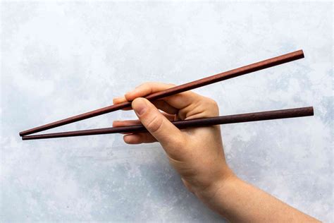 How To Use Chopsticks Properly : How To Use Chopsticks | Chopsticks ...