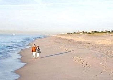 baiting hollow Vacation Rental Beach House in NY #2108345 | BeachHouse.com