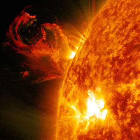 NASA video of solar flares will mesmerize you - CBS News