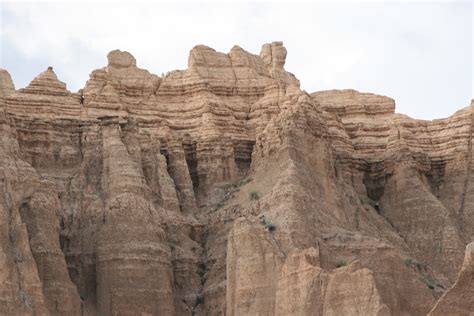 Geologic Formations: How Badlands Buttes Came to Be (U.S. National Park ...