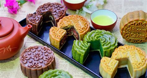 Moon Cake Recipe | How to bake Mooncake at Home - FoodNama