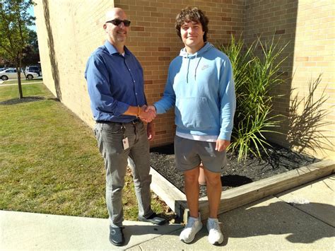 Bay High School seniors take to the polls -- as election day workers ...