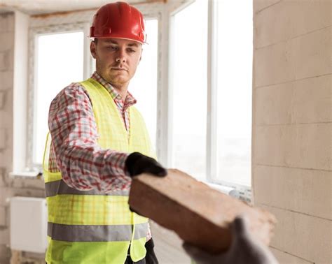 Free Photo | Close-up men working in construction