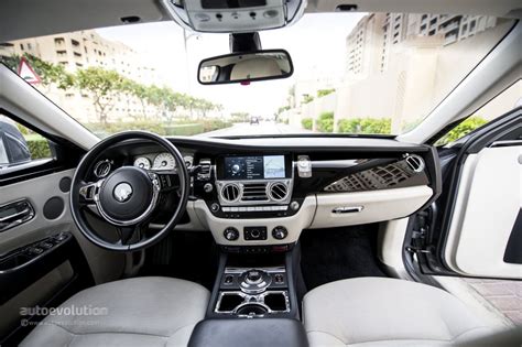 2014 ROLLS-ROYCE Ghost dashboard - Photo #33/68