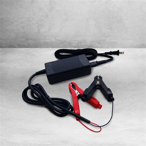 Dakota Lithium 12v Battery Charger - LiFePO4 Compatible