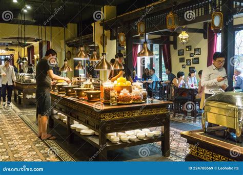 Buffet at Sen Tay Ho Restaurant in Hanoi, Vietnam, April 2021. Classic Restaurant Interior ...