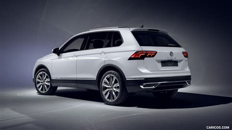 Volkswagen Tiguan Plug-In Hybrid | 2021MY | Rear Three-Quarter