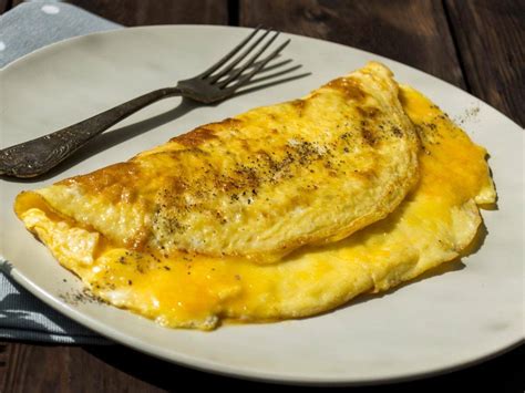 How To Make Omelette du Fromage At Home - Cooking Fanatic