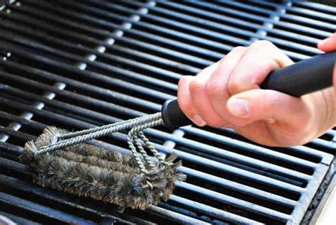 BBQ Tip: How to Clean Cast Iron Grill Grates - The Online Grill