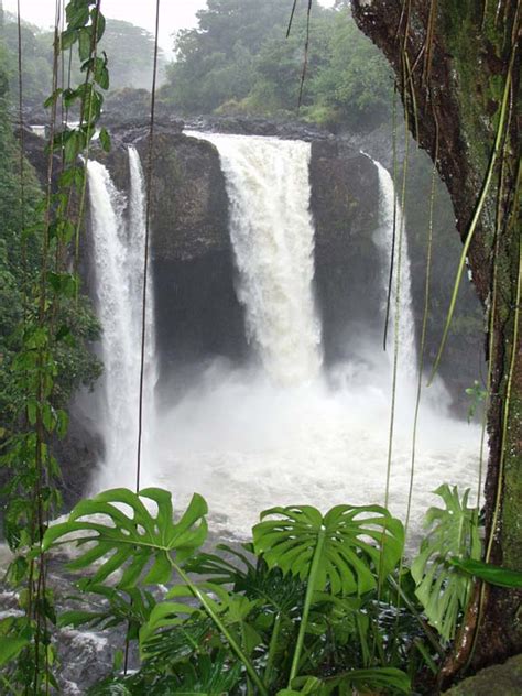 hawaii-waterfall