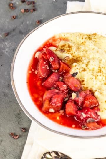 Vegan Semolina Pudding with Rhubarb-Strawberry - Ve Eat Cook Bake