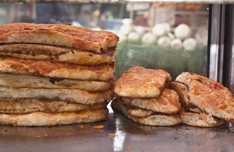 Sfincione: street food, Made in Palermo