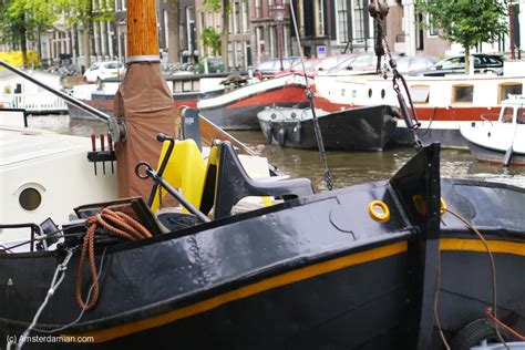 Houseboats of Amsterdam | Amsterdamian