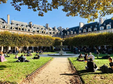 Place des Vosges: The historic square in the heart of Paris