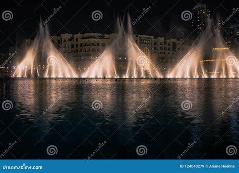 Dubai Dancing Fountain Show Stock Image - Image of emirates ...