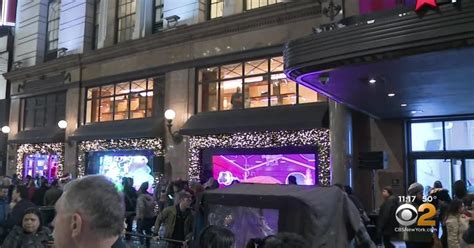 Macy's Unveils Iconic Holiday Window Display In Special Ceremony - CBS ...