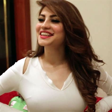 Neelam Muneer Dance Performance On Eid Show