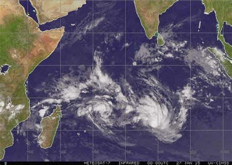 97S Turns Into Tropical Cyclone 8S (Diamondra): 98S To Become One On ...