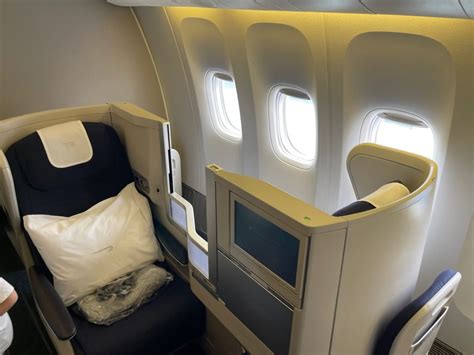 First Impressions: British Airways 777-300 Business Class - Live and ...