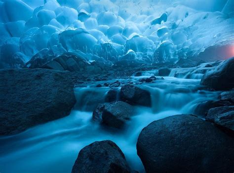 THE MENDENHALL GLACIER ICE CAVES (JUNEAU, ALASKA) | Ice cave ...