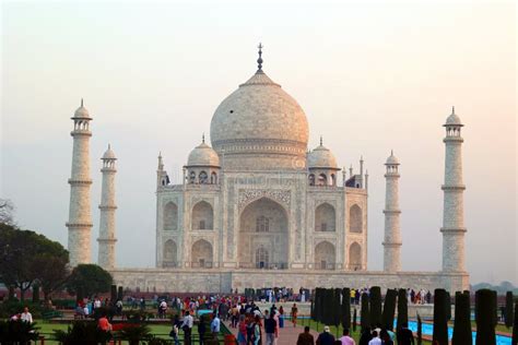 View of the Taj Mahal at Sunrise Editorial Stock Image - Image of ...