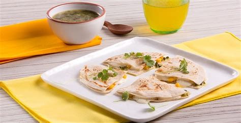 Sincronizadas de Elote con Dip Poblano | Recepedia