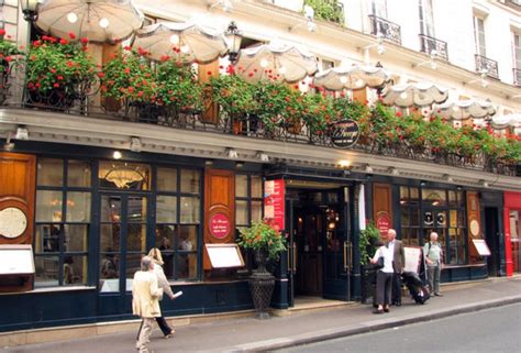 The 7 Oldest Restaurants in Paris You Have To Try!