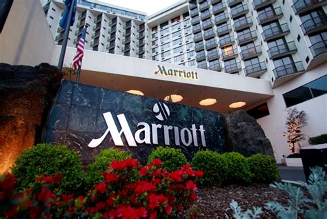 Marriott buys Starwood to become world's largest hotel chain | CTV News