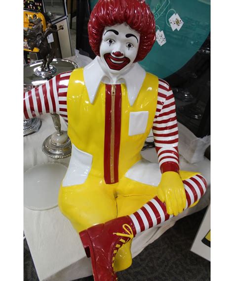 RONALD MCDONALD STATUE