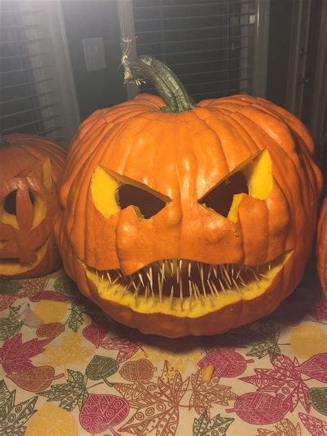 Easy pumpkin carving idea with toothpicks. Creative Halloween ideas ...