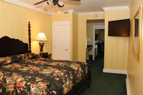 Chippewa Hotel Waterfront in Mackinac Island: Find Hotel Reviews, Rooms ...