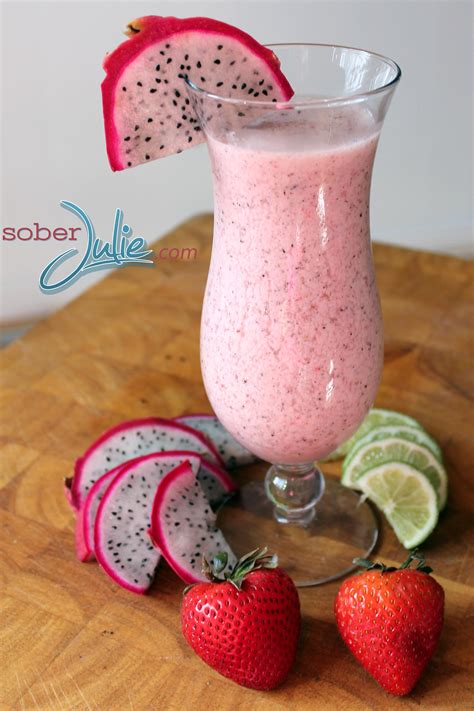 Dragon Fruit Smoothie - Sober Julie