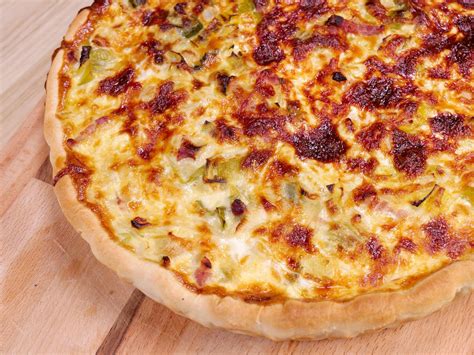 Quiche aux poireaux et lardons : Recette de Quiche aux poireaux et ...