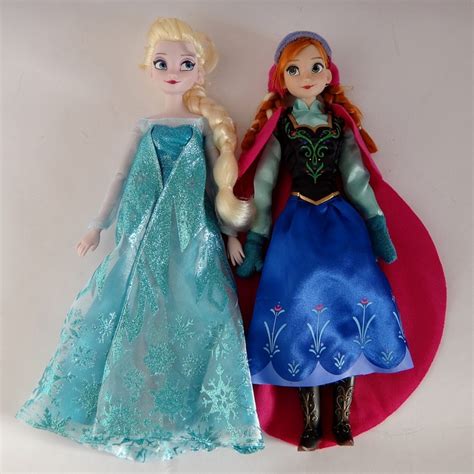 Elsa and Anna dolls close up - Frozen Photo (35476457) - Fanpop