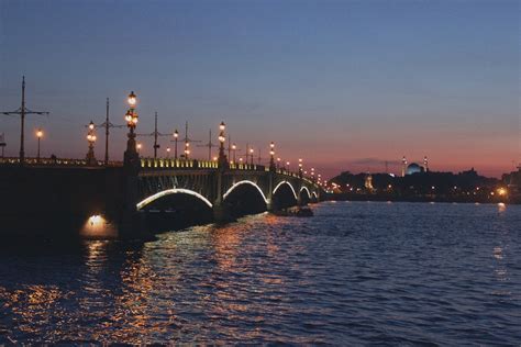 A city of islands: St Petersburg and its bridges - click here to learn ...