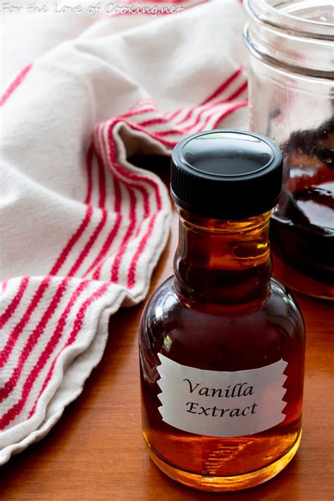 Homemade Vanilla Extract | For the Love of Cooking