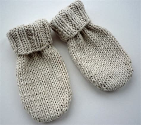 lovefibres: Baby Mittens Knitting Pattern