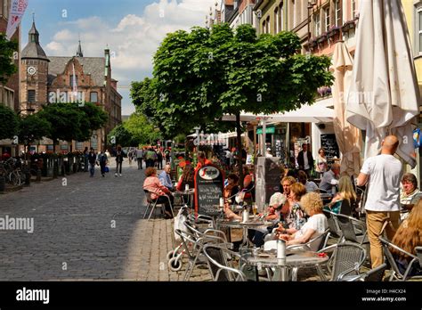 Dusseldorf old town hi-res stock photography and images - Alamy