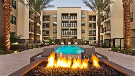 Camelback Apartments in Phoenix, AZ | Citrine Apartments