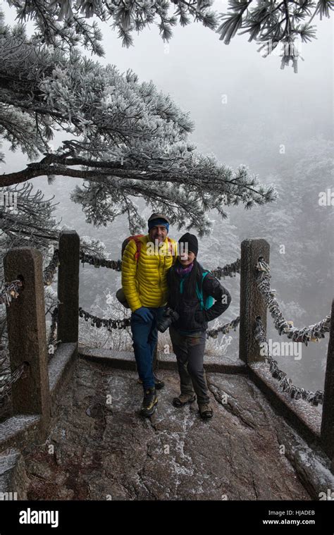 Enjoying winter wonderland, Huangshan National Park, Anhui, China Stock ...