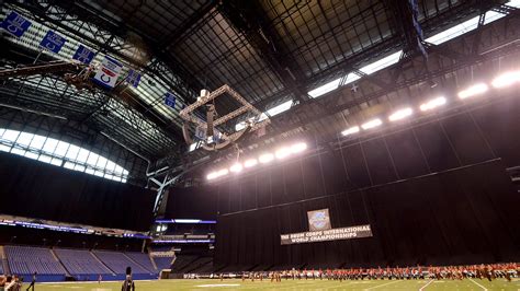 Anticipated storms will keep Lucas Oil Stadium roof closed