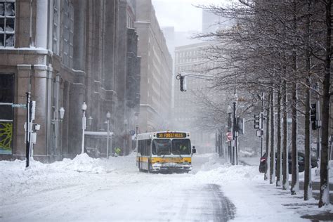 PHOTOS: 1st Major Snow Storm Of The Year Blankets Boston In Coat Of ...