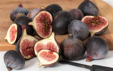 Figs benefits for health and body, skin and hair | Nutrition facts of ...