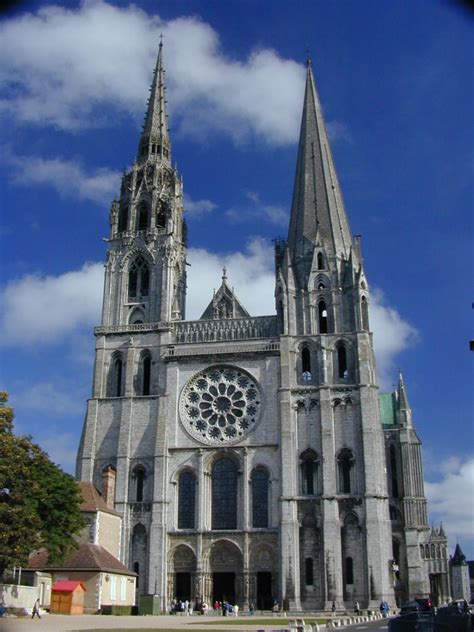 Chartres, capital de la luz y del perfume y su catedral Patrimonio de ...