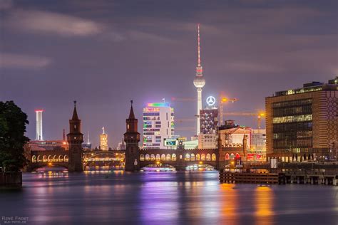 Berlin - Skyline bei Nacht mit Oberbaumbrücke