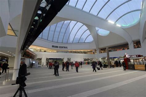 New Street Station opens to commuters for the first time - Birmingham Live